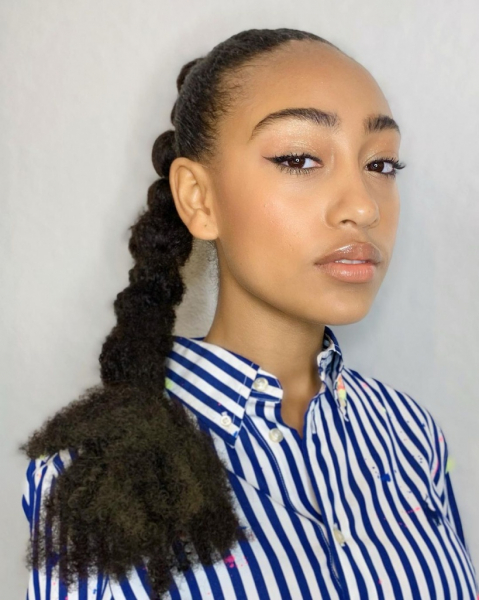 Звездная пыль: макияж, который захотите повторить этим летом