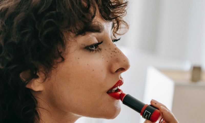 Восемь ошибок в макияже, которые делают почти все