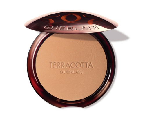 Хороший тон: средства, которые помогут сделать цвет лица ровным и сияющим