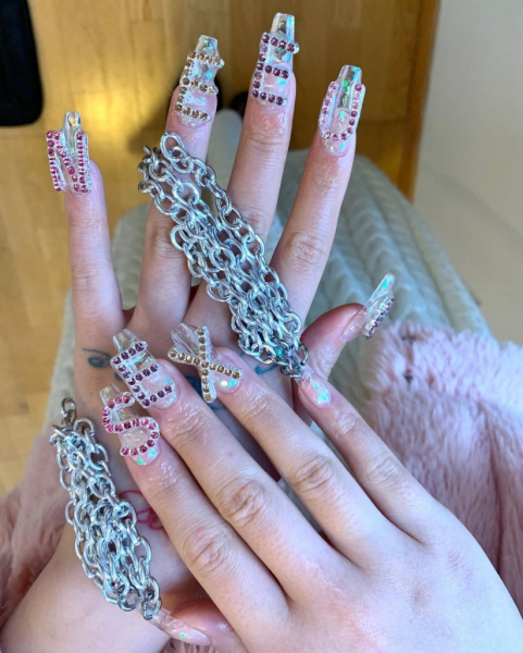 Тренд себя не изжил: все нюансы наращивания ногтей