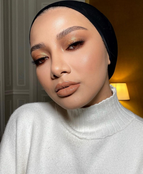 Звездная пыль: макияж, который захотите повторить этим летом