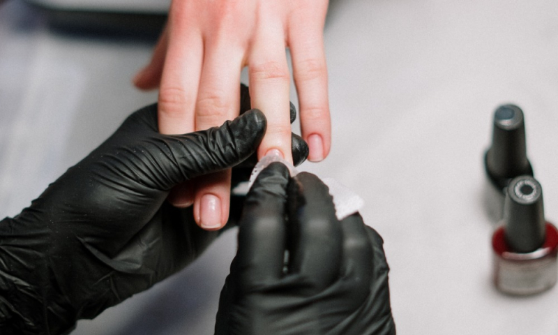 Как шеллак может навредить вашим ногтям
,