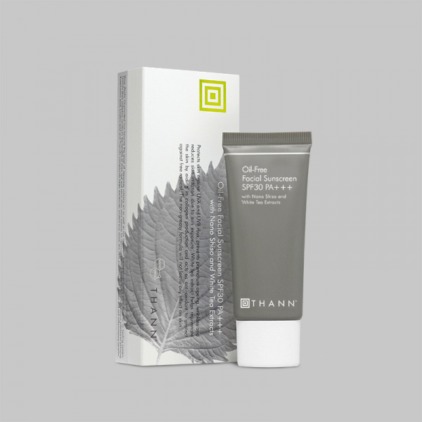 Летняя косметичка: 8 самых необходимых средств