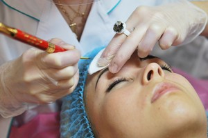 Микроблейдинг бровей. Сколько держится и противопоказания