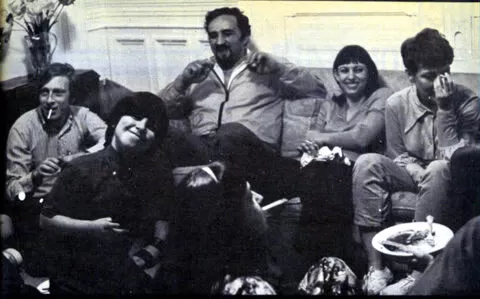 Поклонение оргазму и другие детали культа &laquo;пурпурных людей&raquo;