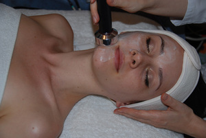 Применение ультразвукового фонофореза лица в косметологии