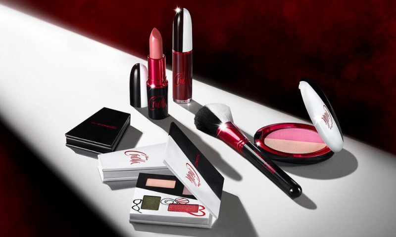 Визажист рассказала об особенностях макияжа Эммы Стоун