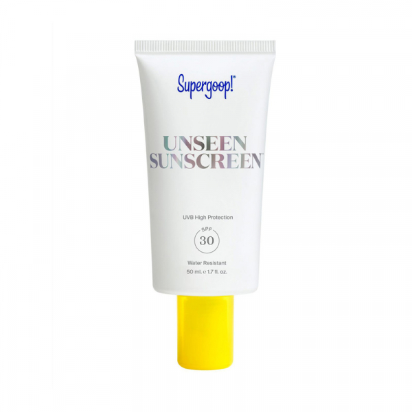 Кайя Гербер показывает, как создать сияющий летний макияж (видео)